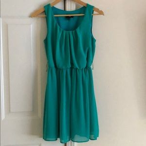 Teal dress cinched‎ at waist, size small